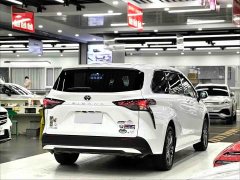 Toyota Sienna 2.5L Hybrid FWD Comfort - ფოტო 6