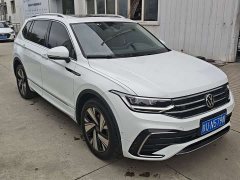Volkswagen Tiguan L Facelift 380TSI Automatic AWD R-Line Comfort 7-Seater - ფოტო 2