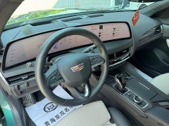 Cadillac CT5 28T Track Performance Edition with Peak Track Package - ფოტო 8