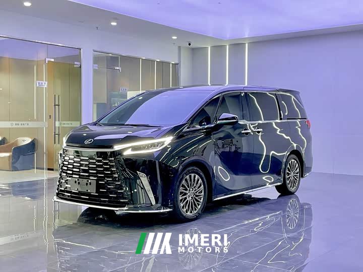 Lexus LM 500h Six-Seat Premium Edition