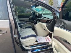 Buick GL8 Land Business Class Comfort Edition - ფოტო 11