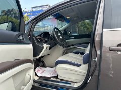 Buick GL8 Land Business Class Comfort Edition - ფოტო 4