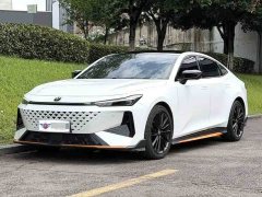 Changan UNI-V Third Generation 1.5T 500Bar Luxury Sport Edition - ფოტო 1