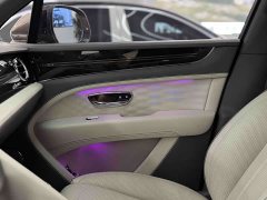 Bentley Bentayga 4.0T V8 Long Wheelbase Elegance Edition - ფოტო 18