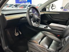 Tesla Model Y Rear-Wheel Drive - ფოტო 4