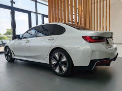 BMW i3 eDrive 40 L Night Sport Package - ფოტო 16