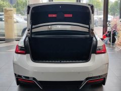 BMW i3 eDrive 40 L Night Sport Package - ფოტო 18
