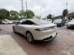 Buick Zhijing L7 Extended Range Avvia - ფოტო 13