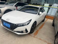 Hyundai Elantra 1.5L CVT Luxury - ფოტო 10