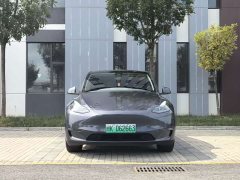 Tesla Model Y Long Range All-Wheel Drive - ფოტო 1