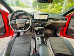 Ford Focus Hatchback EcoBoost 180 Automatic ST Line - ფოტო 6