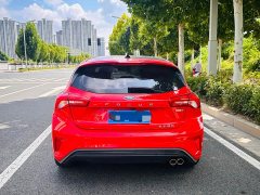 Ford Focus Hatchback EcoBoost 180 Automatic ST Line - ფოტო 9