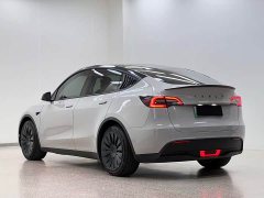 Tesla Model Y Standard Range RWD - ფოტო 6
