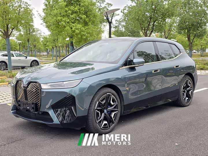 BMW iX xDrive50 - ავტომობილი ჩინეთიდან