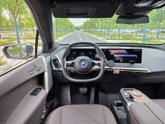 BMW iX xDrive50 - ფოტო 18