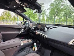 BMW iX xDrive50 - ფოტო 20