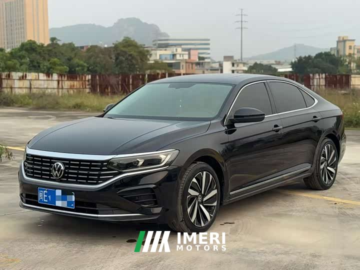 Volkswagen Passat 330TSI Elite - ავტომობილი ჩინეთიდან