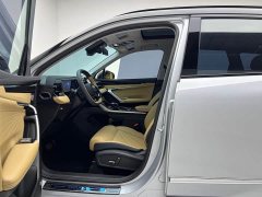 Geely Boyue L 1.5TD DCT Luxury - ფოტო 7