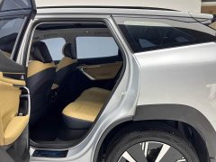 Geely Boyue L 1.5TD DCT Luxury - ფოტო 8