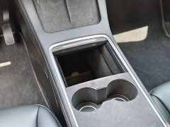 Tesla Model Y Long Range All-Wheel Drive - ფოტო 9