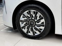 Buick Zhijing Shijia Luxury Edition - ფოტო 3