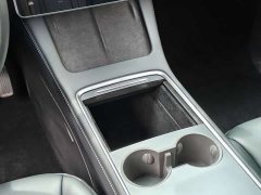 Tesla Model Y Rear-Wheel Drive - ფოტო 10