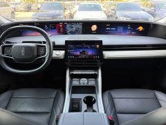 Lincoln Navigator 2.0T AWD Prestige - ფოტო 9