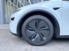 Tesla Model Y Rear-Wheel Drive - ფოტო 8