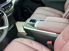 Toyota 2027 2.0T Seven-Seat Prestige Edition - ფოტო 4