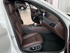 BMW 5 Series Facelift 530Li Luxury M Sport Package - ფოტო 11