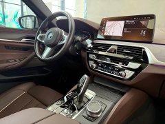 BMW 5 Series Facelift 530Li Luxury M Sport Package - ფოტო 12