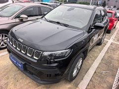 Jeep 220T Automatic Leading Edition - ფოტო 1