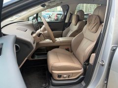 Li Auto i8 Standard Edition - ფოტო 6