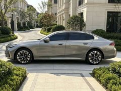 BMW 5 Series 530Li Luxury Edition Premium Package - ფოტო 8