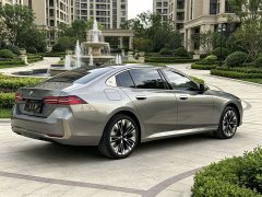 BMW 5 Series 530Li Luxury Edition Premium Package - ფოტო 9