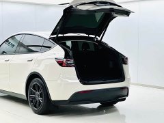 Tesla Model Y 2022 Facelift Rear-Wheel Drive - ფოტო 10