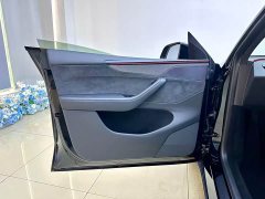 Tesla Model Y L Long Range All-Wheel Drive - ფოტო 18