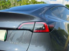 Tesla Model Y Long Range All-Wheel Drive - ფოტო 10