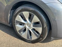 Tesla Model Y Long Range All-Wheel Drive - ფოტო 5