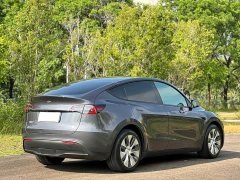 Tesla Model Y Long Range All-Wheel Drive - ფოტო 8