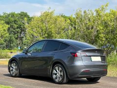 Tesla Model Y Long Range All-Wheel Drive - ფოტო 9