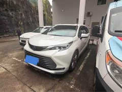 Toyota Sienna 2023 2.5L Hybrid Premium Edition - ფოტო 1