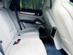 Porsche 2020 Cayenne Turbo 4.0T - ფოტო 9