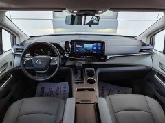 Toyota Gravia Grevias 2.5L Hybrid Premium Plus Edition - фото 5