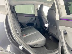 Tesla Model Y Rear-Wheel Drive - ფოტო 10