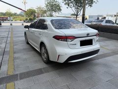 Toyota Corolla Hybrid 1.8H E-CVT Luxury - ფოტო 5