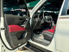 Toyota Land Cruiser (Imported) LC300 3.5T Automatic - ფოტო 16