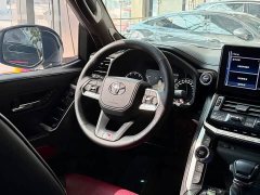 Toyota Land Cruiser (Imported) LC300 3.5T Automatic - ფოტო 18