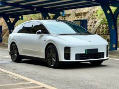 Li Auto i6 Two-Wheel Drive Standard - ფოტო 3