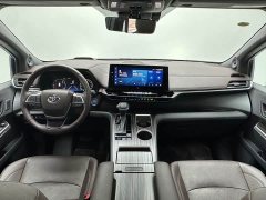 Toyota Sienna 2021 2.5L Hybrid Platinum Edition - ფოტო 9